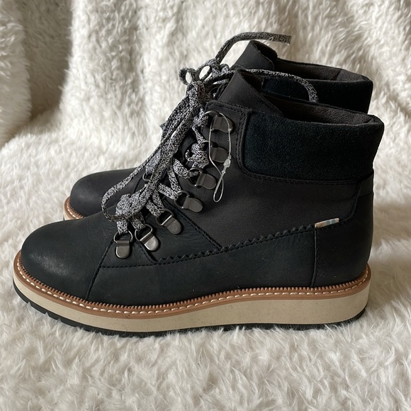 NWOT Toms Mesa waterproof black leather techy nylon lace up booties 5 - Picture 4 of 9